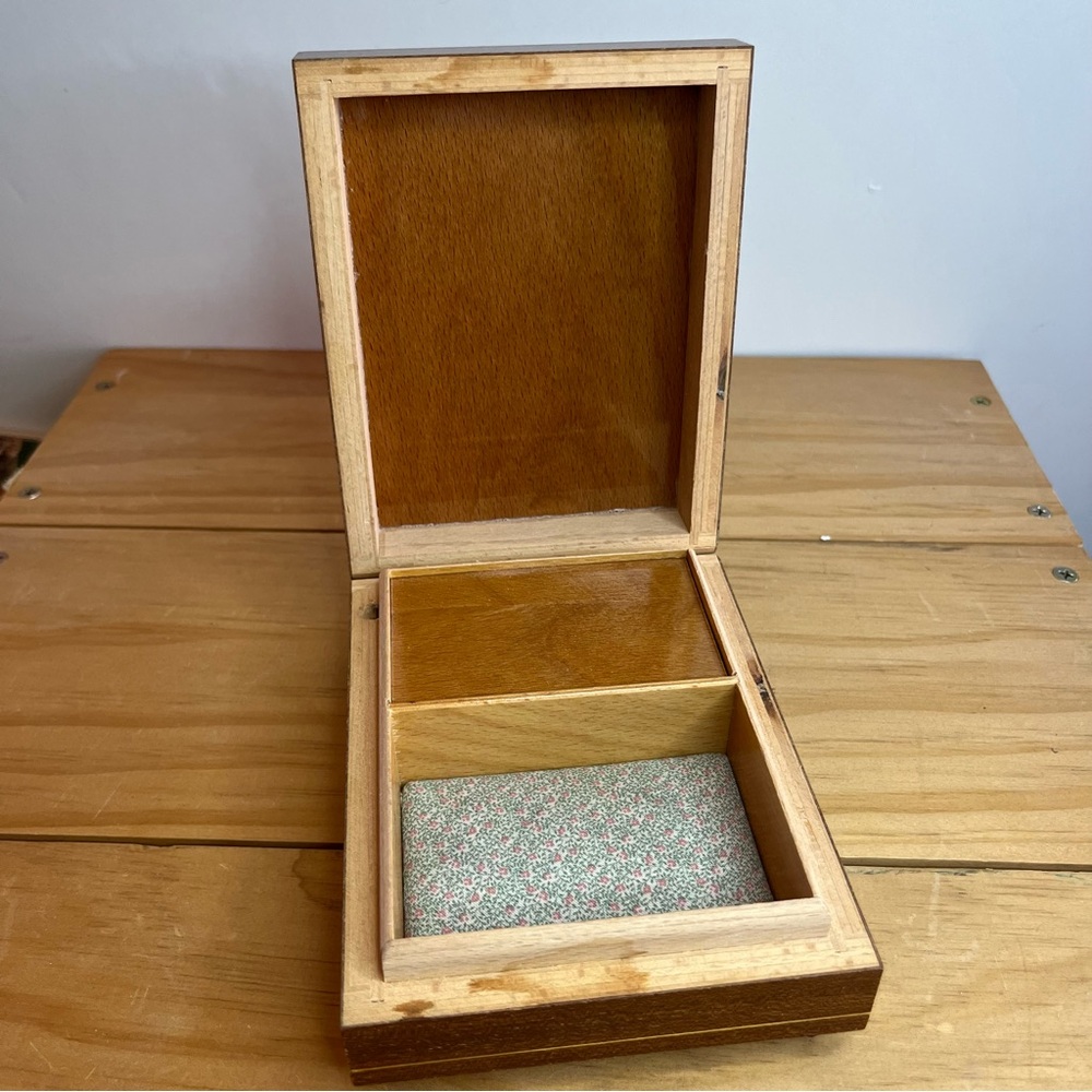 Vintage Hummel “Boy On Fence” Wood Music Jewelry Box - Picture 7 of 8